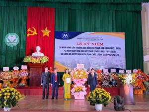 Trao Giấy chứng nhận kiểm định chất lượng Trường Cao đẳng Sư phạm Hòa Bình chu kỳ 2